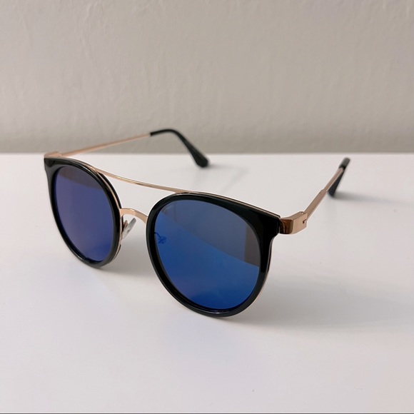 NYS Collection Sunglass - Black & Gold frame, Blue mirrored lens - Picture 4 of 5